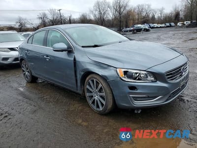 Czwarte zdjęcie samochodu z boku: 2018 VOLVO S60 PLATINUM VIN:LYV402TM9JB174083 - miniatura