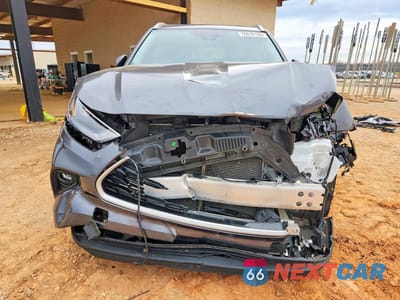 Piąte zdjęcie samochodu w środku: 2023 TOYOTA HIGHLANDER XLE VIN:5TDKDRBH3PS042660 - miniatura