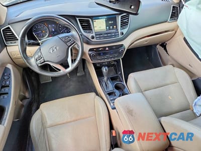 Zdjęcie 8 z 12 samochodu: 2017 HYUNDAI TUCSON SE PLUS VIN:KM8J33A45HU429679 - miniatura
