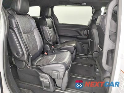 Zdjęcie 11 z 12 samochodu: 2023 TOYOTA SIENNA 25TH ANNIVERSARY EDITION VIN:5TDCRKEC2PS156386 - miniatura