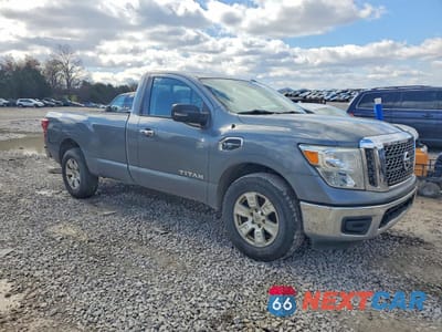 Czwarte zdjęcie samochodu z boku: 2017 NISSAN TITAN SV VIN:1N6AA1R76HN522800 - miniatura