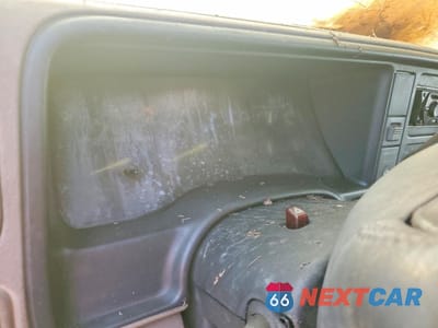 Zdjęcie 9 z 11 samochodu: 1997 GMC SIERRA C1500 VIN:2GTEC19R8V1512850 - miniatura