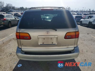 Zdjęcie 6 z 13 samochodu: 2000 TOYOTA SIENNA XLE VIN:4T3ZF13C1YU180419 - miniatura