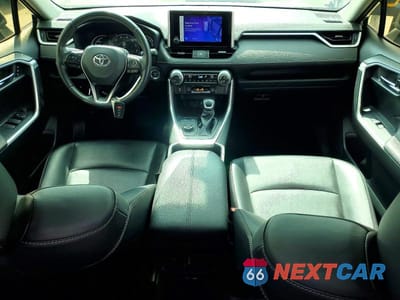 Zdjęcie 8 z 12 samochodu: 2023 TOYOTA RAV4 HYBRID XLE PREMIUM VIN:JTMB6RFV2PD111926 - miniatura