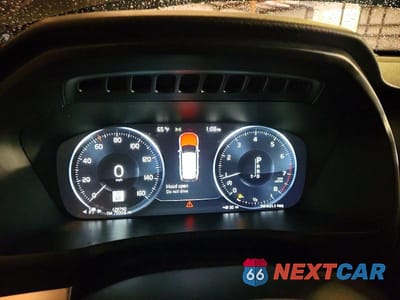 Zdjęcie 9 z 11 samochodu: 2017 VOLVO XC90 T6 VIN:YV4A22PK9H1109447 - miniatura