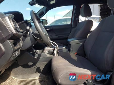 Zdjęcie 7 z 11 samochodu: 2018 TOYOTA TACOMA TRD SPORT VIN:3TMCZ5AN5JM158603 - miniatura