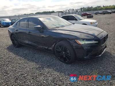 Czwarte zdjęcie samochodu z boku: 2022 VOLVO S60 T8 RECHARGE R-DESIGN VIN:7JRH60FD1NG192508 - miniatura