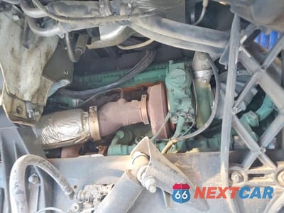 Zdjęcie 7 z 10 samochodu: 2018 VOLVO VN VNL VIN:4V4NC9EG5JN992913 - miniatura