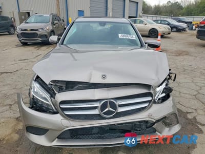 Piąte zdjęcie samochodu w środku: 2019 MERCEDES-BENZ C 300 VIN:55SWF8DB9KU319032 - miniatura