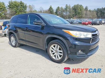 Czwarte zdjęcie samochodu z boku: 2016 TOYOTA HIGHLANDER LE VIN:5TDBKRFH7GS337812 - miniatura