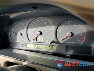 Zdjęcie 9 z 12 samochodu: 2000 VOLVO S70 T5 TURBO VIN:YV1LS53D6Y2634331 - miniatura