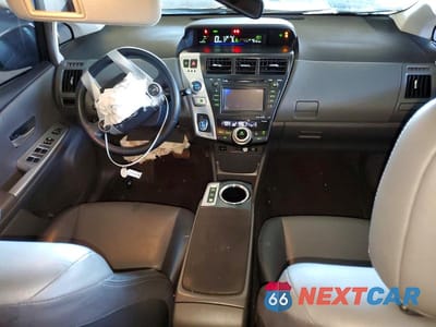 Zdjęcie 8 z 12 samochodu: 2013 TOYOTA PRIUS V FIVE VIN:JTDZN3EU2D3261138 - miniatura