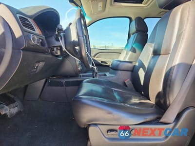 Zdjęcie 7 z 13 samochodu: 2009 CHEVROLET SUBURBAN C1500 LTZ VIN:1GNFC36Y79R296134 - miniatura