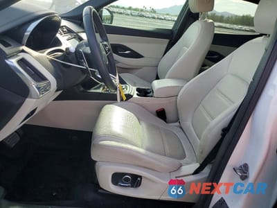 Zdjęcie 7 z 14 samochodu: 2022 JAGUAR E-PACE SE VIN:SADFP2FX4N1030503 - miniatura