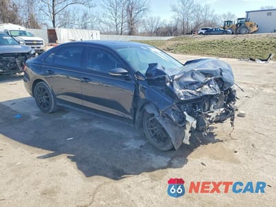 Czwarte zdjęcie samochodu z boku: 2020 VOLKSWAGEN PASSAT R-LINE VIN:1VWMA7A33LC013101 - miniatura