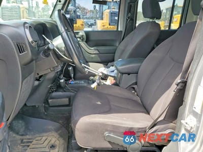 Zdjęcie 7 z 13 samochodu: 2014 JEEP WRANGLER UNLIMITED SPORT VIN:1C4BJWDG9EL159332 - miniatura
