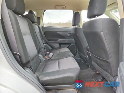 Zdjęcie 11 z 13 samochodu: 2014 MITSUBISHI OUTLANDER GT VIN:JA4JZ4AX2EZ007817 - miniatura