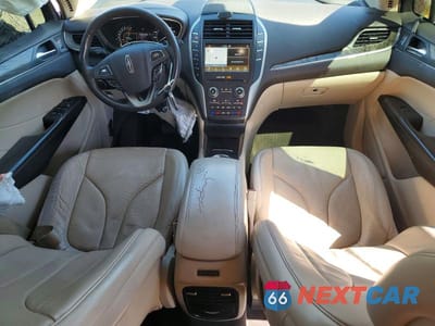 Zdjęcie 8 z 13 samochodu: 2018 LINCOLN MKC RESERVE VIN:5LMCJ3C99JUL07174 - miniatura