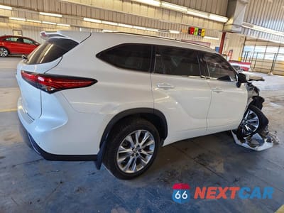 Trzecie zdjęcie samochodu z tyłu: 2020 TOYOTA HIGHLANDER LIMITED VIN:5TDDZRBH7LS005079 - miniatura