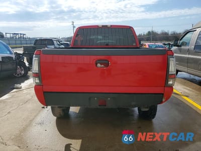 Zdjęcie 6 z 13 samochodu: 2005 CHEVROLET SILVERADO K2500 HEAVY DUTY VIN:1GCHK29205E291056 - miniatura