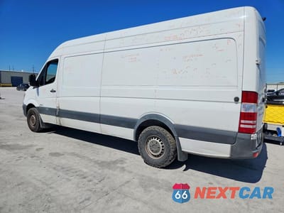 Drugie zdjęcie samochodu z przodu: 2014 MERCEDES BENZ SPRINTER 2500 VIN:WD3PE8CC5E5882808 - miniatura