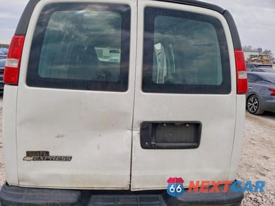 Zdjęcie 10 z 13 samochodu: 2018 CHEVROLET EXPRESS 2500 CARGO DELIVERY VAN VIN:1GCWGAFG1J1339572 - miniatura