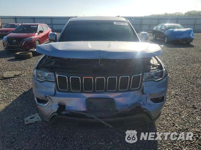 Piąte zdjęcie samochodu w środku: 2019 JEEP GRAND CHEROKEE LAREDO VIN:1C4RJEAGXKC534623 - miniatura