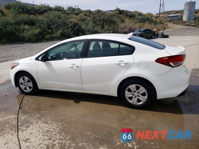 Drugie zdjęcie samochodu z przodu: 2018 KIA FORTE LX VIN:3KPFK4A78JE273266 - miniatura