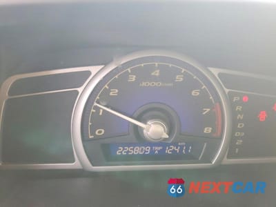 Zdjęcie 9 z 11 samochodu: 2006 HONDA CIVIC LX VIN:JHMFA16506S001239 - miniatura