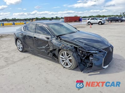 Czwarte zdjęcie samochodu z boku: 2024 LEXUS IS 300 BASE VIN:JTHCA1D2XR5129650 - miniatura