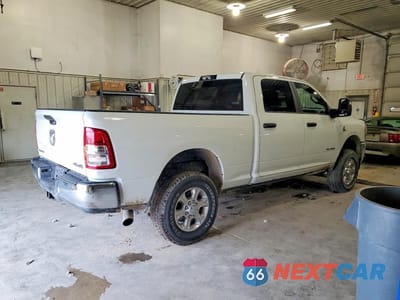 Trzecie zdjęcie samochodu z tyłu: 2024 RAM 2500 BIG HORN VIN:3C6UR5DL4RG371185 - miniatura