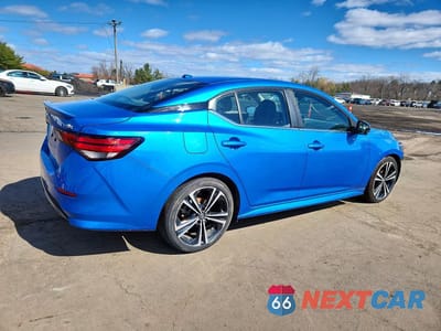 Trzecie zdjęcie samochodu z tyłu: 2021 NISSAN SENTRA SR VIN:3N1AB8DV8MY206782 - miniatura