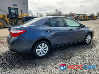Trzecie zdjęcie samochodu z tyłu: 2016 TOYOTA COROLLA LE VIN:5YFBURHE9GP533224 - miniatura