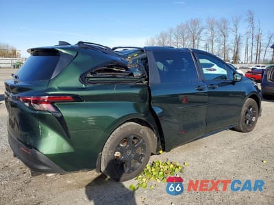 Trzecie zdjęcie samochodu z tyłu: 2025 TOYOTA SIENNA WOODLAND EDITION VIN:5TDCSKFC2SS166475 - miniatura