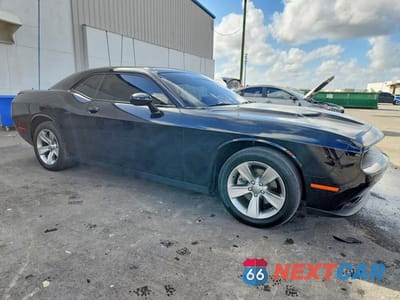 Czwarte zdjęcie samochodu z boku: 2021 DODGE CHALLENGER SXT VIN:2C3CDZAG1MH534373 - miniatura