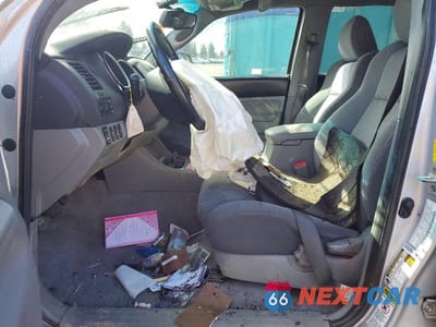 Zdjęcie 7 z 11 samochodu: 2010 TOYOTA TACOMA V6 VIN:3TMLU4EN1AM049915 - miniatura