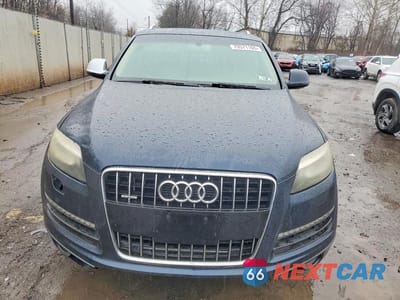 Piąte zdjęcie samochodu w środku: 2012 AUDI Q7 PREMIUM PLUS VIN:WA1LGAFE0CD003277 - miniatura