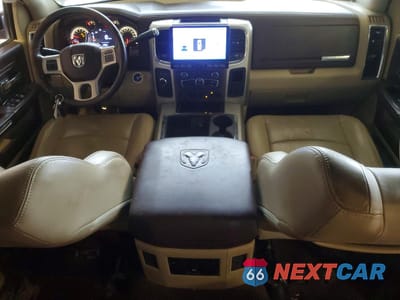 Zdjęcie 8 z 13 samochodu: 2014 RAM 2500 LARAMIE VIN:3C6UR5NLXEG202040 - miniatura