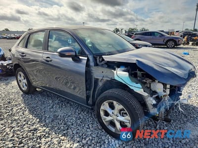 Czwarte zdjęcie samochodu z boku: 2025 HONDA HR-V LX VIN:3CZRZ1H3XSM735757 - miniatura