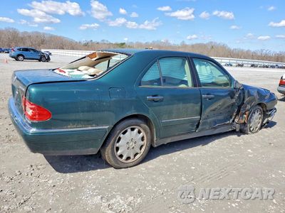 Trzecie zdjęcie samochodu z tyłu: 1999 MERCEDES BENZ E 300TD VIN:WDBJF25HXXA933808 - miniatura
