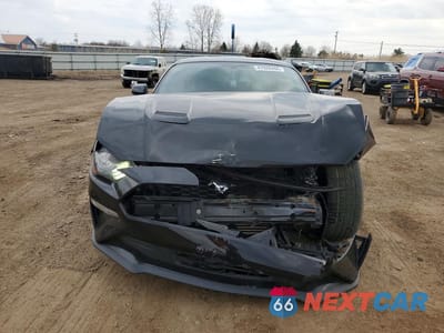 Piąte zdjęcie samochodu w środku: 2019 FORD MUSTANG VIN:1FA6P8TH7K5130004 - miniatura