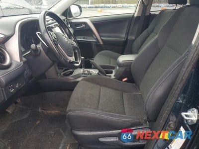 Zdjęcie 7 z 13 samochodu: 2018 TOYOTA RAV4 XLE VIN:JTMRFREV2JJ217513 - miniatura