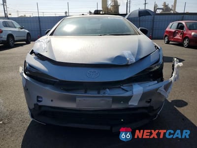 Piąte zdjęcie samochodu w środku: 2023 TOYOTA PRIUS LE VIN:JTDACAAU2P3012517 - miniatura