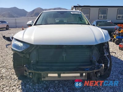 Piąte zdjęcie samochodu w środku: 2021 AUDI Q5 PREMIUM VIN:WA1AAAFY3M2026908 - miniatura