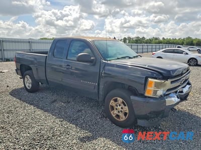 Czwarte zdjęcie samochodu z boku: 2009 CHEVROLET SILVERADO C1500 LT VIN:2GCEC290991122692 - miniatura
