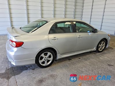 Trzecie zdjęcie samochodu z tyłu: 2013 TOYOTA COROLLA S VIN:5YFBU4EE8DP132041 - miniatura