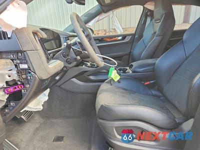 Zdjęcie 7 z 15 samochodu: 2024 PORSCHE CAYENNE TURBO GT VIN:WP1BK2AY6RDA72344 - miniatura