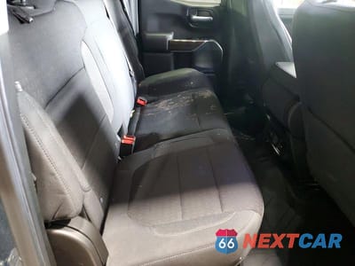 Zdjęcie 10 z 11 samochodu: 2021 CHEVROLET SILVERADO K1500 RST VIN:1GCRYEEK9MZ116788 - miniatura