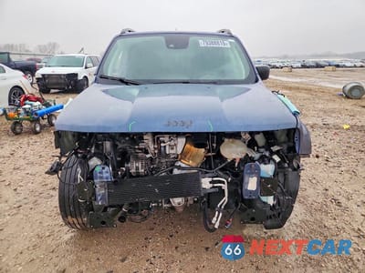Piąte zdjęcie samochodu w środku: 2022 JEEP RENEGADE LATITUDE VIN:ZACNJDB11NPN62777 - miniatura