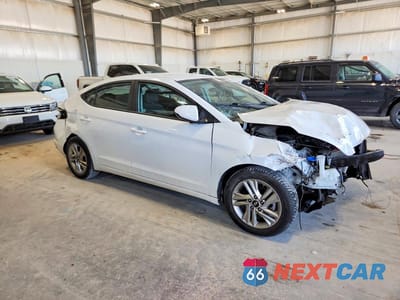 Czwarte zdjęcie samochodu z boku: 2020 HYUNDAI ELANTRA SEL VIN:5NPD84LFXLH559757 - miniatura